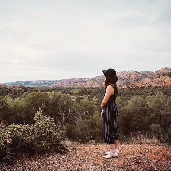 Universal Thread striped Navy romper. - Picture 2 of 5